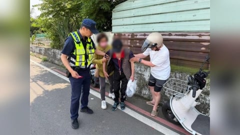 失智翁散步竟走5公里！平鎮警及時發現助安全返家