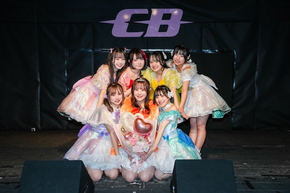 票價才147元！偶像女團辦見面會「竟0人到場」5正妹低頭、捂臉哭全被拍