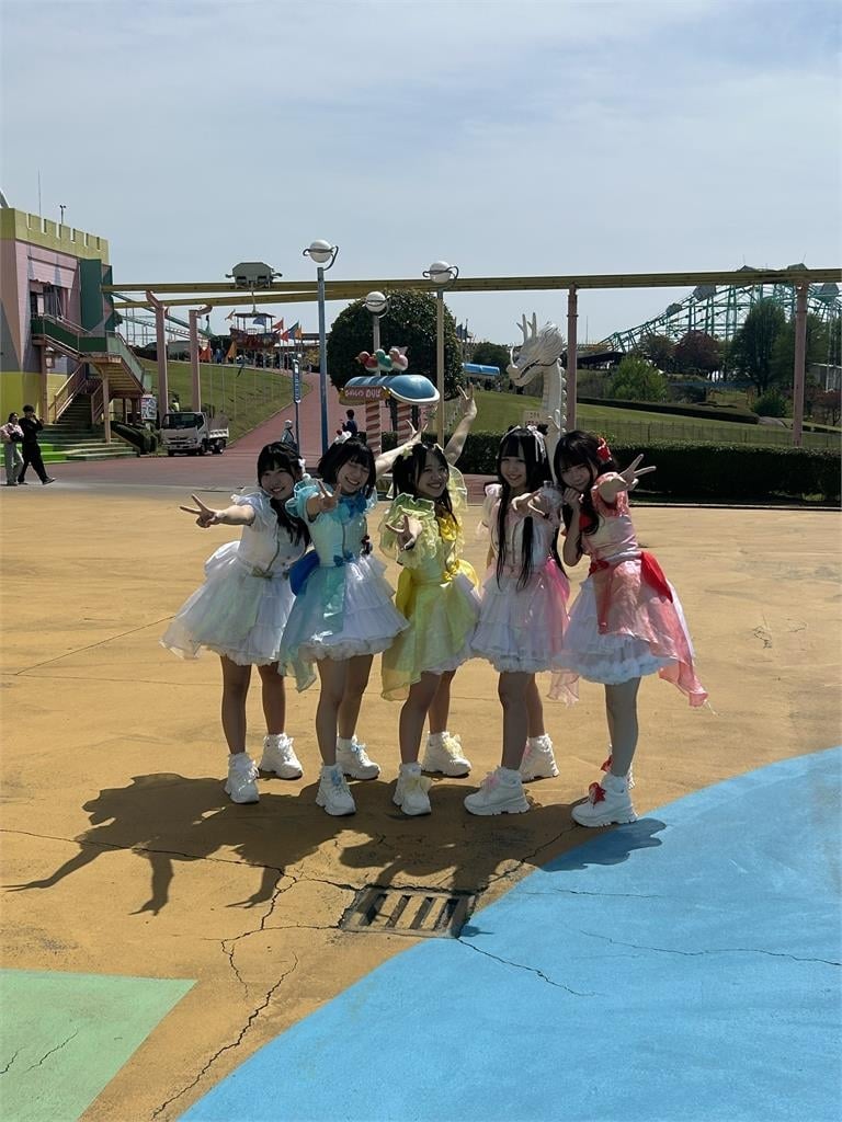 票價才147元！偶像女團辦見面會「竟0人到場」5正妹低頭、捂臉哭全被拍