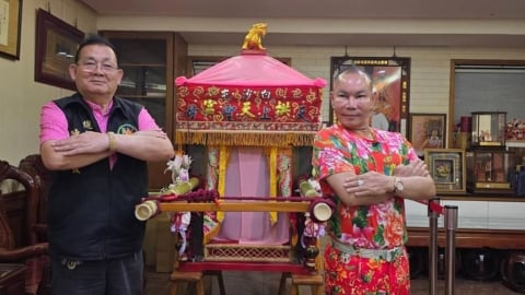 吊車大王衝白沙屯媽祖「慘坐小板凳」？廟方遭轟失禮…本人再還原內幕：是我不好意思