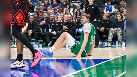 NBA(影)／狀元郎「旗子哥」例行賽最後戰提前傷退！將和前杜克大學隊友爭新人獎