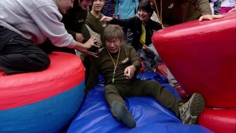 胡瓜慘摔鞋子飛出去　董至成接力「代打」全場笑翻