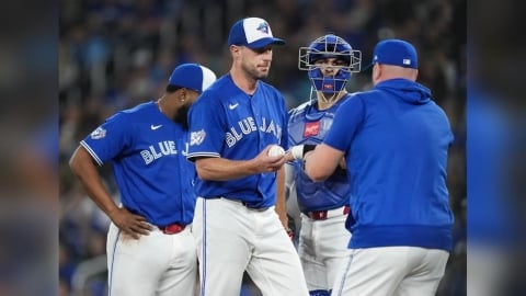 MLB(影)/「薛蛇」狂爆炸失8分大崩盤!41歲前賽揚王牌撐不住防禦率逼近兩位數