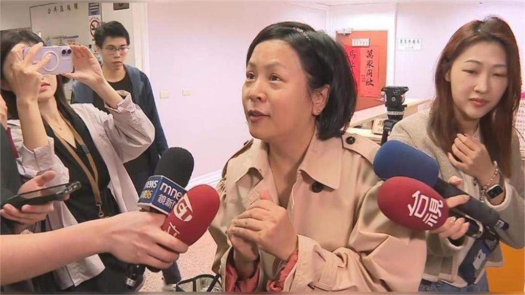 李貞秀爆破開戰「黃國昌、陳智菡」！國師昔預言「1事壓不住」結局曝：將翻篇了