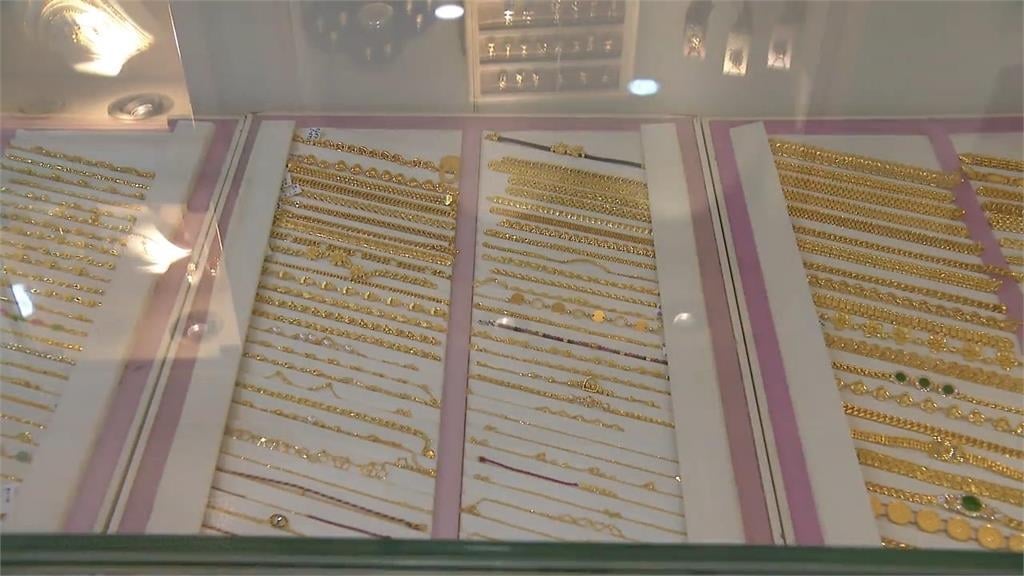 黃金猛震盪「專家掀牌1時機」恐飆破1萬美元！外媒揭「震撼走勢」關鍵曝光