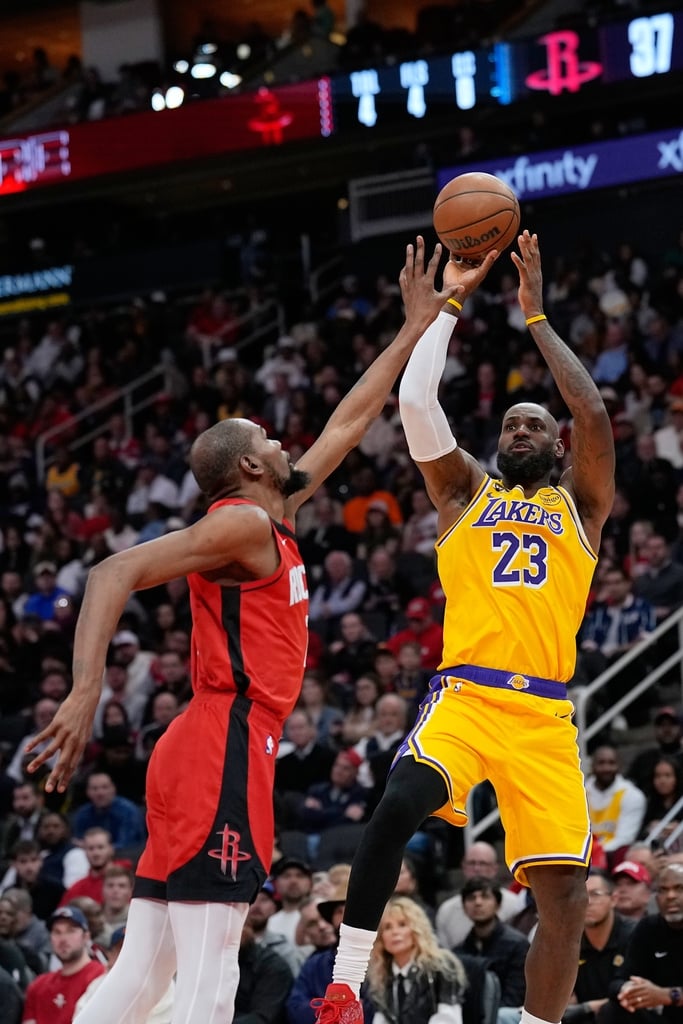 NBA(影)／詹皇將對決「死神」！兩人季後賽生涯首度不是在總冠軍賽碰頭