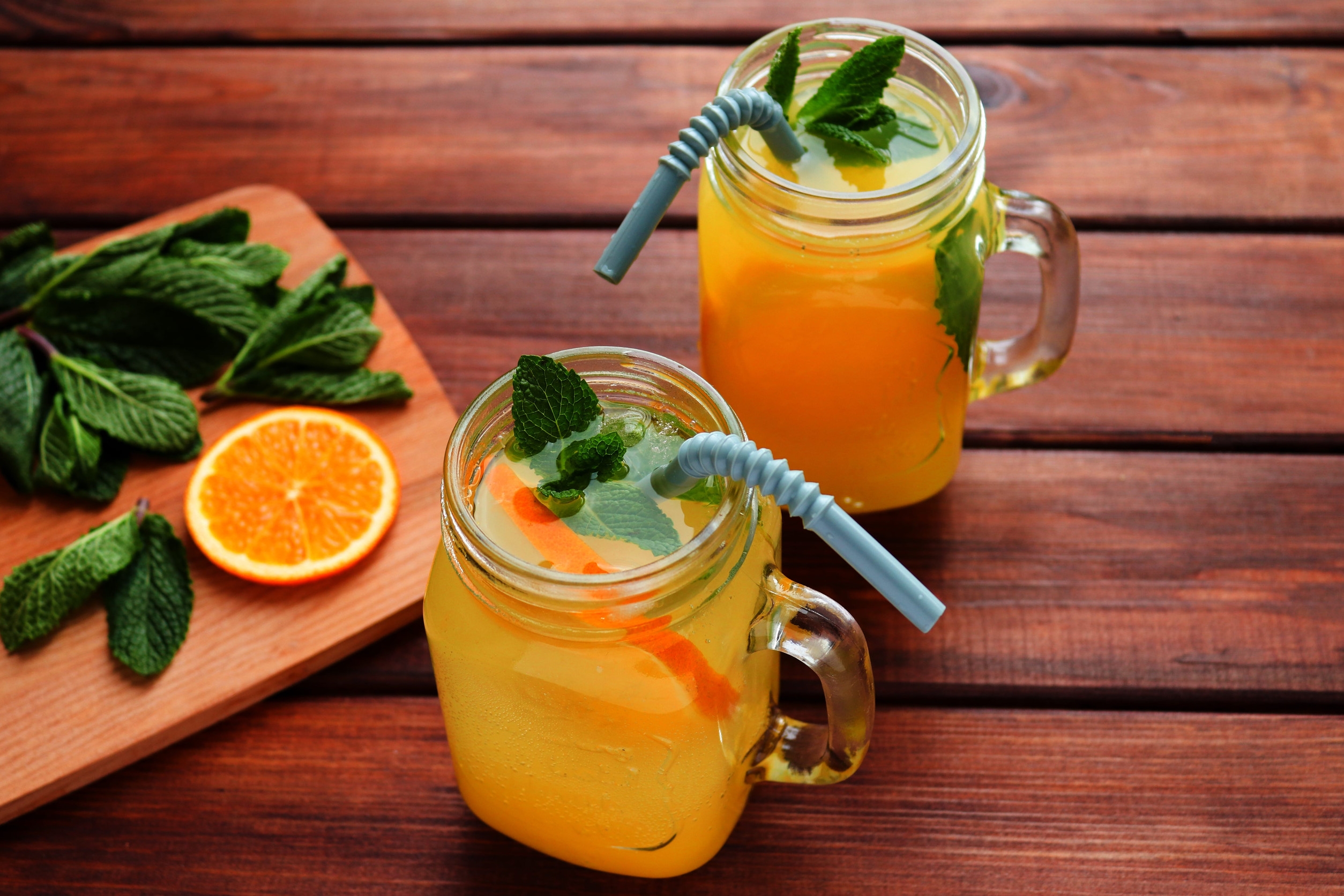 氣泡水果飲。在炎熱夏天來一杯氣泡水，這種清涼感說多好就有多好。圖/123RF圖庫