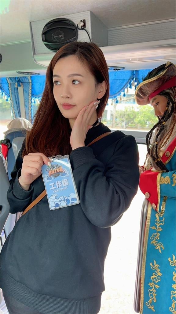 米可白不藏了「正妹經紀人」美照曝！抖出「驚人真面目」網驚：可以出道