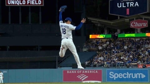 MLB(影)／Air Yoshi！山本由伸「耀西神跳」補救傳球超吸睛、網梗圖連發