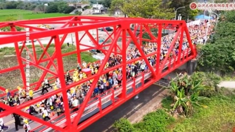 白沙屯媽祖進香抵達雲林　香燈腳大軍擠爆西螺大橋超壯觀