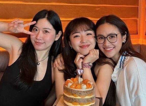 吳姍儒(右起)與大妹「Vivian」吳則含、小妹「Olivia」吳奕佳都是吳宗憲疼愛的掌上明珠。(圖/翻攝自吳姍儒IG)