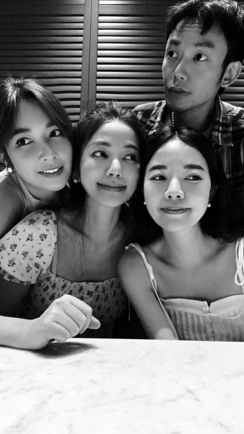許維恩家三姊妹顏值高感情好經常相聚。(圖/翻攝自許維恩臉書)