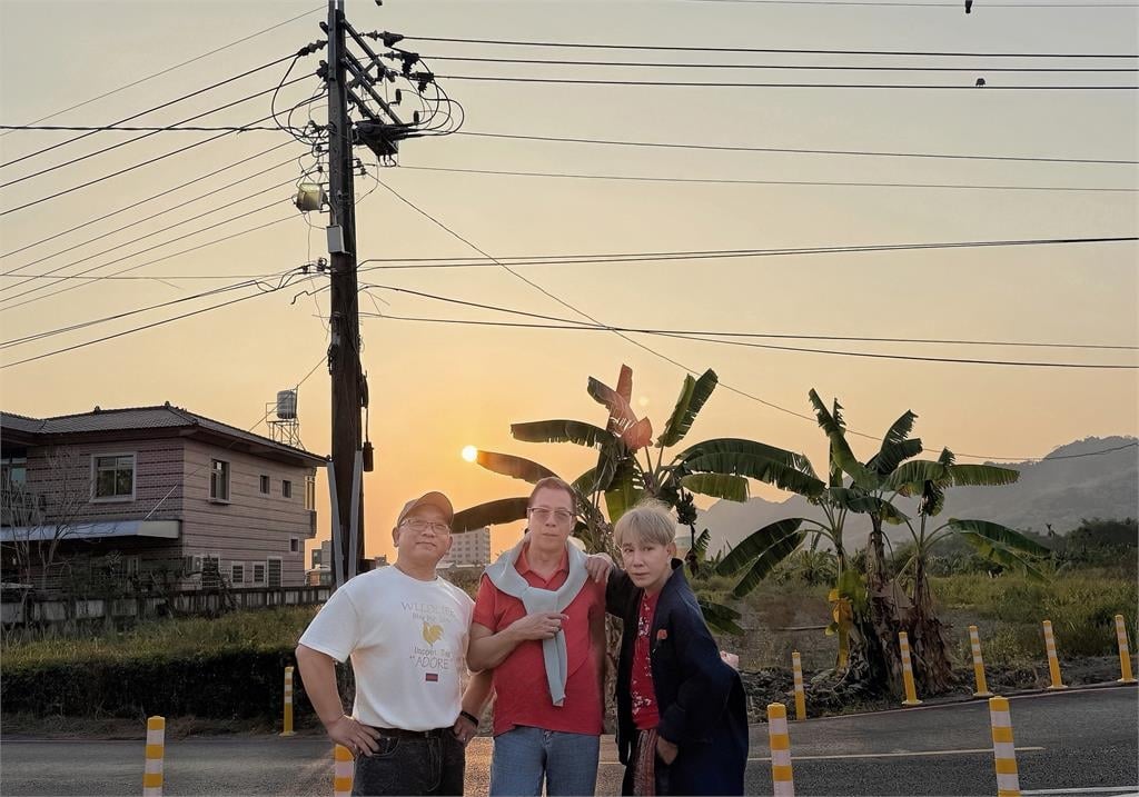 洗洞職人、上班族圓夢出道！梵緯推「宅錄革命」　跨國素人合唱《一起走》震撼樂壇