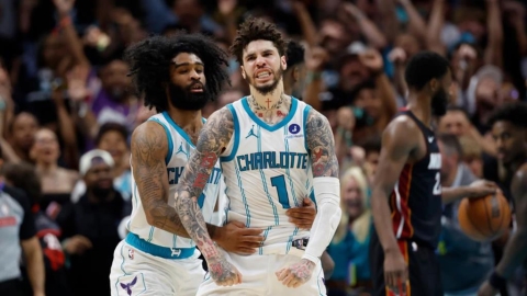 NBA(影)／黃蜂球三弟不用禁賽！附加賽拉腳讓對手摔傷遭開罰「189萬台幣」