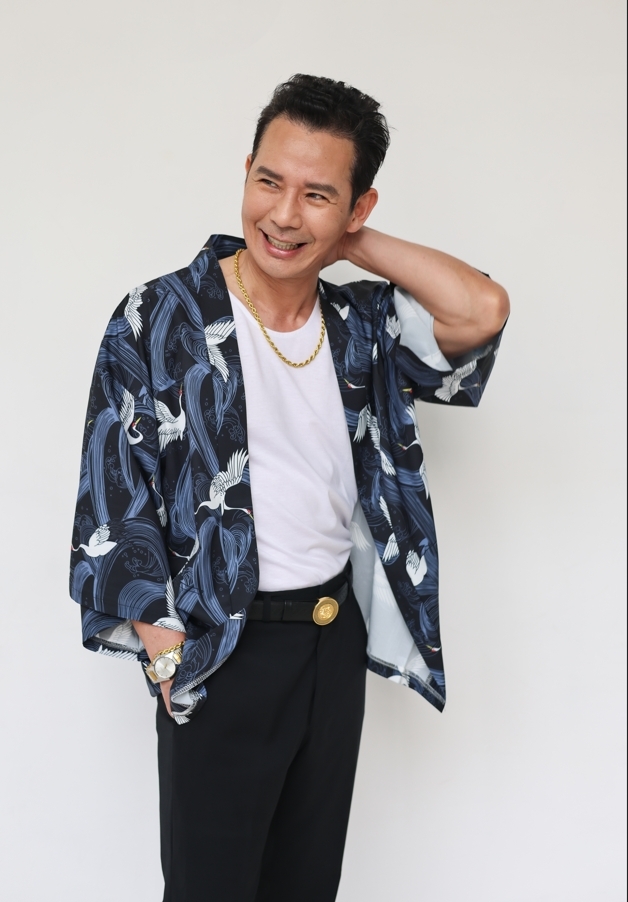 驚見「大一號」王耿豪!金鐘影帝加入《豆腐媽媽》變身野心台客