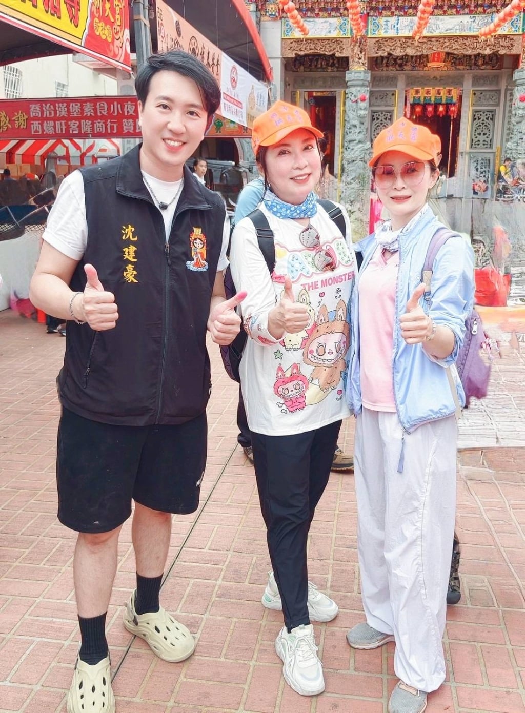 白沙屯媽祖進香太感人！台語男星路邊發便當 他見這幕被暖到：比唱歌還激動