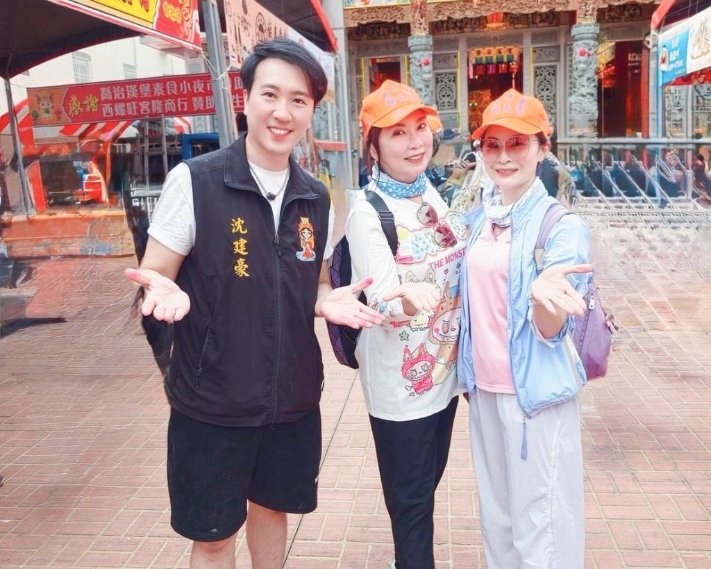 白沙屯媽祖進香太感人！台語男星路邊發便當 他見這幕被暖到：比唱歌還激動