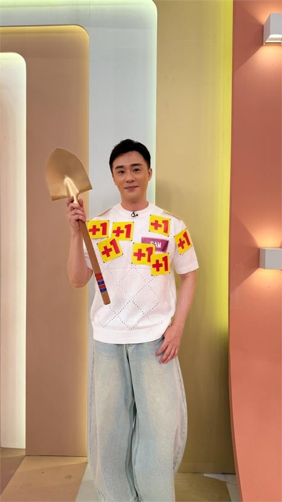 李新爆料老公沈世朋品味令人疑惑！舞廳感十足的霓虹燈放到兒子房間