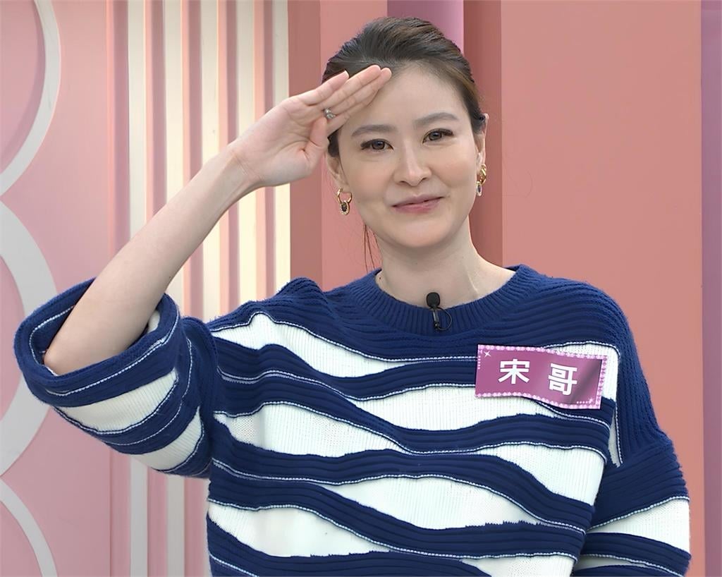 李新爆料老公沈世朋品味令人疑惑！舞廳感十足的霓虹燈放到兒子房間