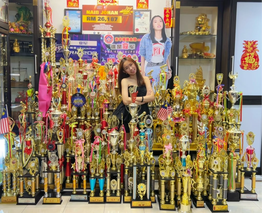 6歲展歌唱天賦！歌壇新星征戰「萬人歌唱舞台」奪冠 她被封「鐵肺歌后」接班人