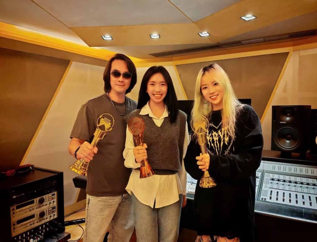 6歲展歌唱天賦！歌壇新星征戰「萬人歌唱舞台」奪冠 她被封「鐵肺歌后」接班人