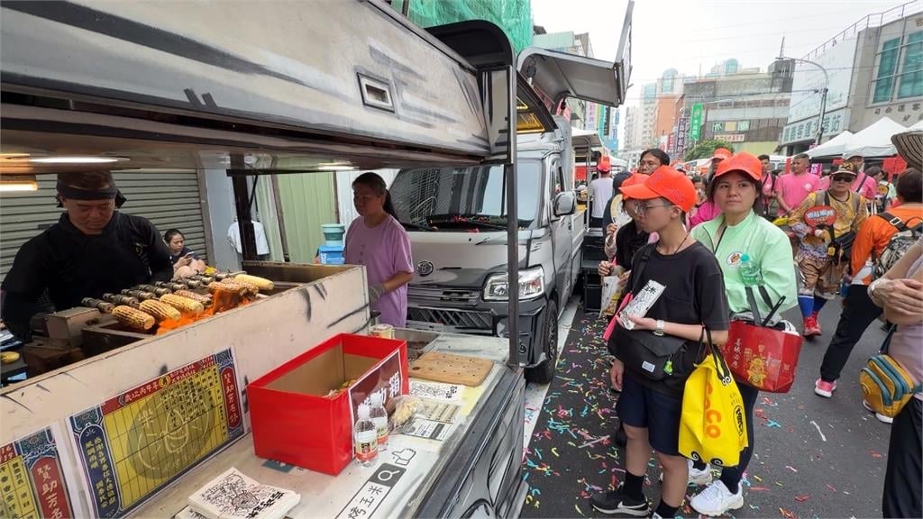 忙到手軟！　北港進香湧逾50萬人潮　周邊店家賺翻天