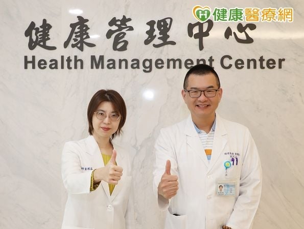 七旬翁背痛數月以為正常老化！子女堅持健檢竟揪出攝護腺癌合併骨轉移