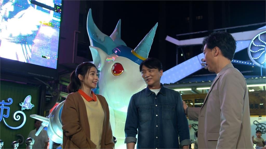 《豆腐媽媽》夜市開戰！豆花大放送化解「冰塊危機」　曾智希叫賣民眾擠爆現場