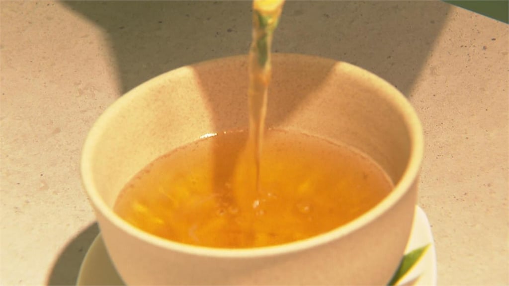 43年研究揭每天喝「1飲品」可顧腦！醫曝堅持可降「18%失智風險」