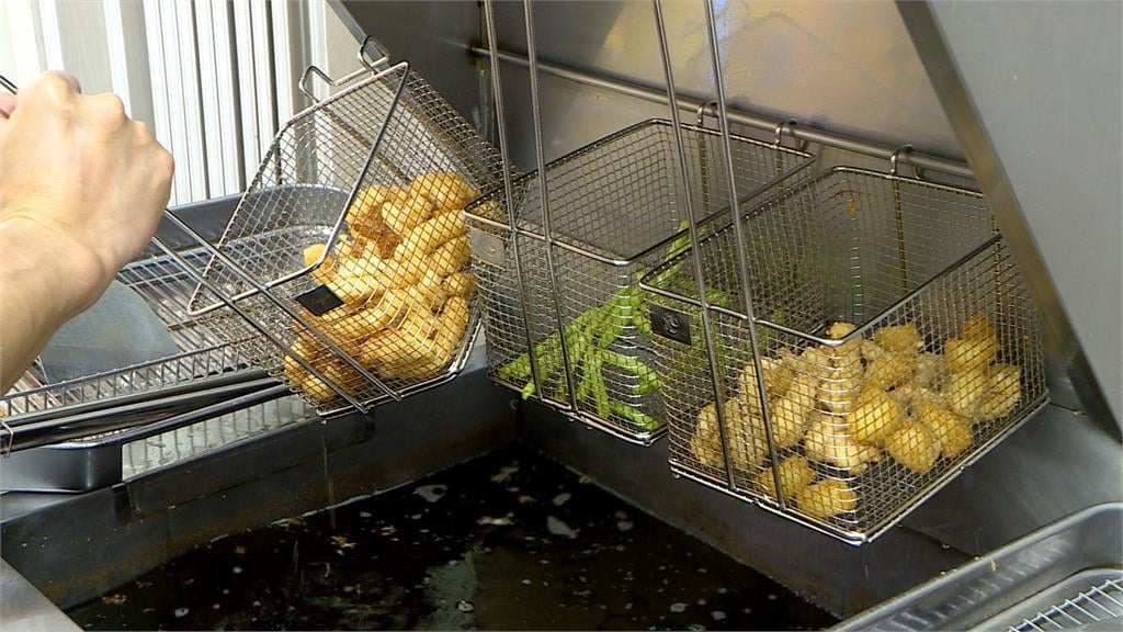 炸物放氣炸鍋「熱量更低還健康」？營養師囑「仍有促發炎物質」！