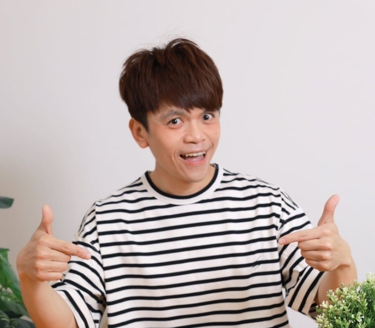 曾拒絕舔共損失百萬…蔡阿嘎突宣布：踏上祖國！「福建省縣政府」打卡照曝光