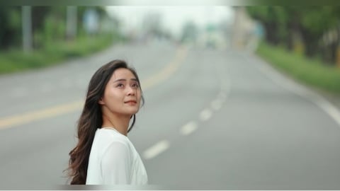 女星闖白沙屯百萬人海「NG 40次」　神明發威一喊台詞「瞬間起風了」