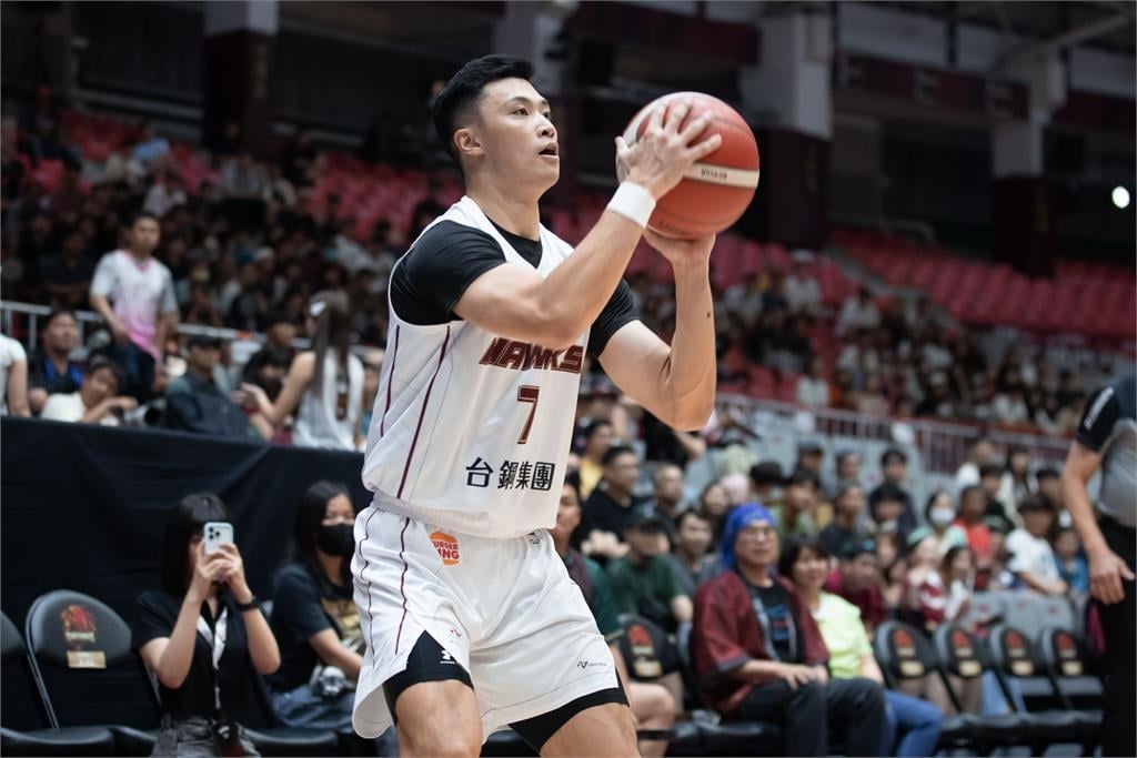 PLG(影)／聯盟龍頭領航猿上演逆轉秀！客場104比94擊敗獵鷹