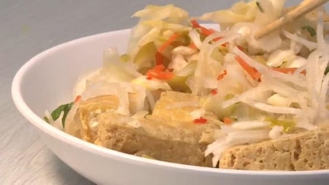 臭到鄰居猛拔髮！花蓮紅炸臭豆腐疑「震撼進軍這1地」他路過嚇愣：不可能吧…