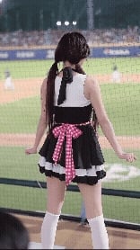 李珠珢中場舞化身「超萌女僕」！下秒轉身狂扭90秒…粉絲全看暈：太猛了