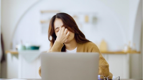 長時間用眼不適怎麼調整？專家帶你認識螢幕族日常保養與溫和照護方式