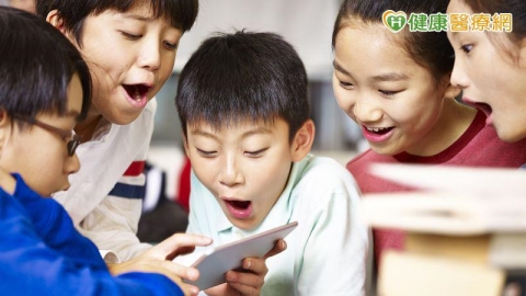 遊戲成癮怎麼辦？醫籲：理解孩子心理需求勝過強行沒收