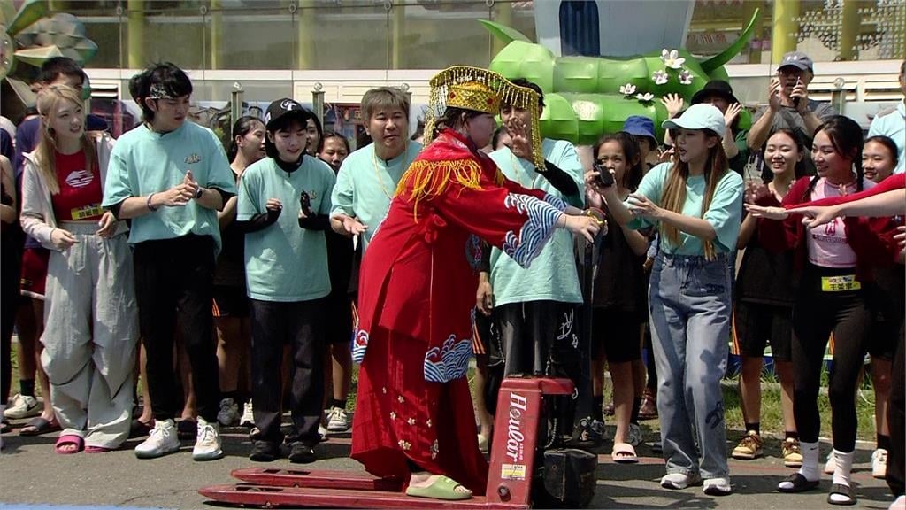 綜藝天王跳印度舞出考題阿嬤看不懂要「跳他第二次」！胡瓜尷尬回「我忘記了」