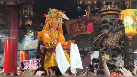 白沙屯媽祖＂三進三退＂衝回宮　閉關12天5/1開爐