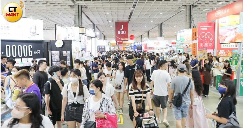 廣大飼主憂心，未來毛小孩急診與夜間恐出現「有錢也買不到藥」的情況。（圖／報系資料照）&nbsp;