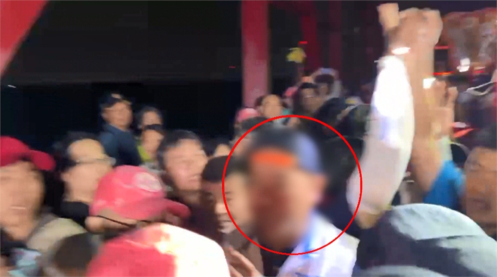 快新聞／大甲媽進雲林再爆衝突！藍縣長、綠鎮長西螺大橋上較勁