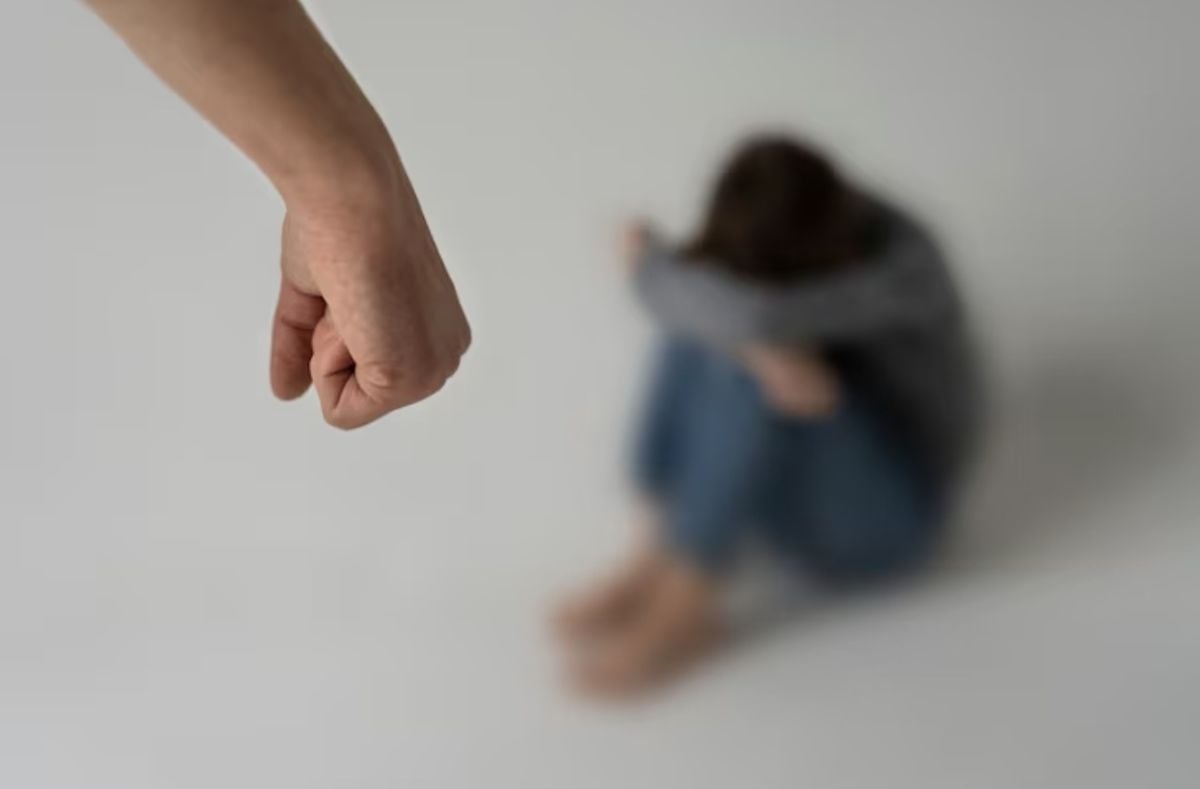 示意圖／台中市一名男子阿龍（化名）於2024年間，因對發票時發現妻子小予（化名）花費約12萬元購買心理諮商課程，情緒失控與妻子爆發激烈衝突。（擷取自 免費圖庫Freepik）