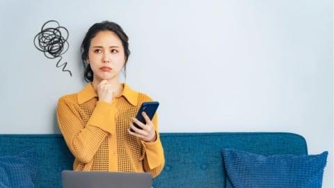 失智症原因曝光！「每天久坐」風險激增27%，研究曝睡太久也是主因