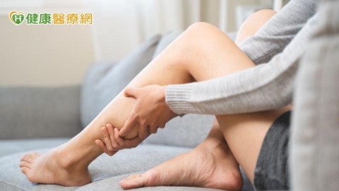夜晚雙腿就痠麻躁動？恐是「不寧腿症候群」　中西整合治療擺脫失眠困擾