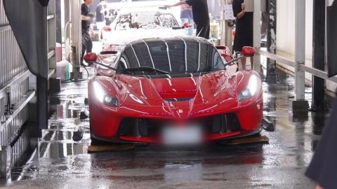 網紅謝老闆帶「馬王」現身公益洗車　多輛頂級超跑亮相