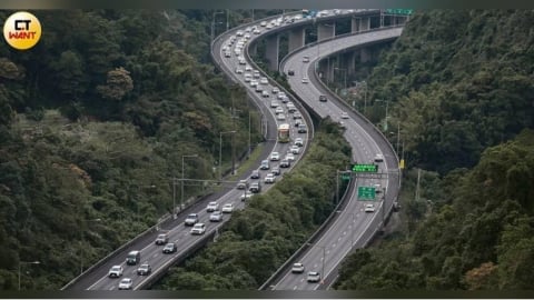 勞動節連假迎出遊車潮！高公局估「國5恐塞爆」　1招省至少30分鐘