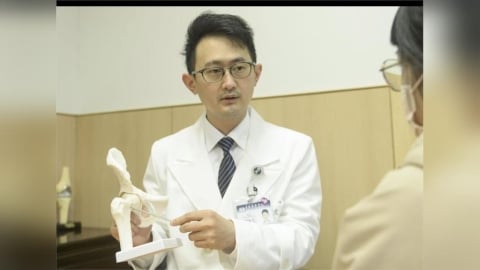 下背僵硬只用痠痛貼布   7旬翁疼到走不了才知「軟骨磨光」