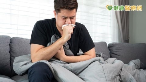 胸悶咳嗽別輕忽!男子健檢意外揪出「心窩」腫瘤 LDCT助早期發現