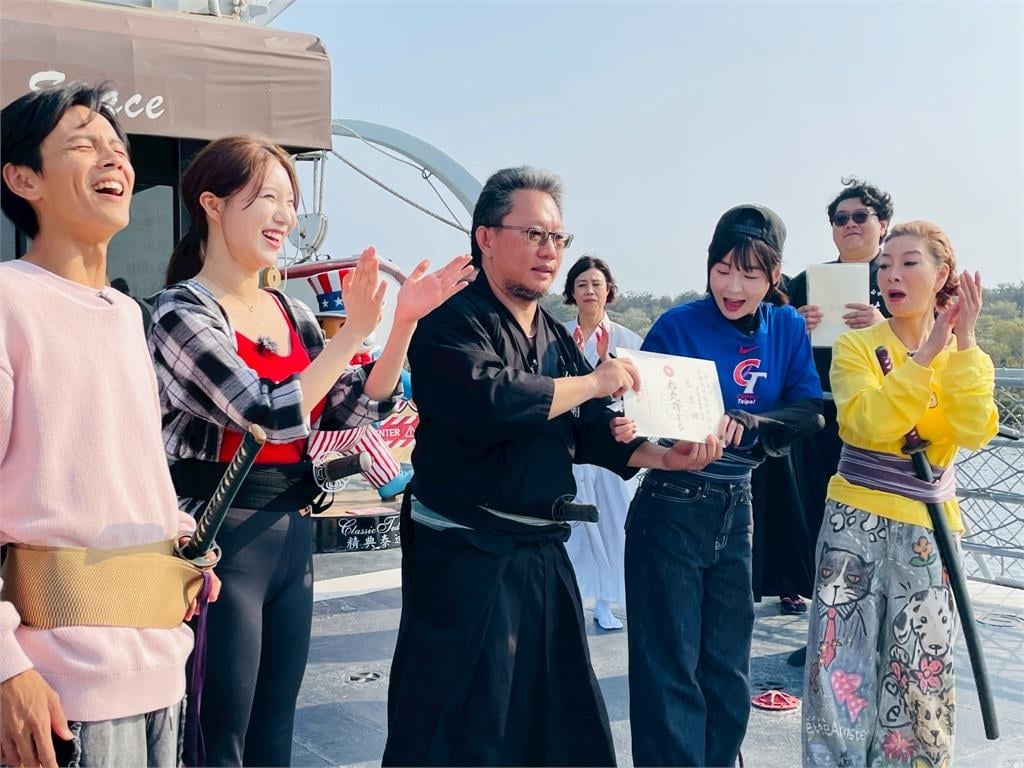 啦啦隊女神金賢姈到台南安平！體驗風帆尖叫連連