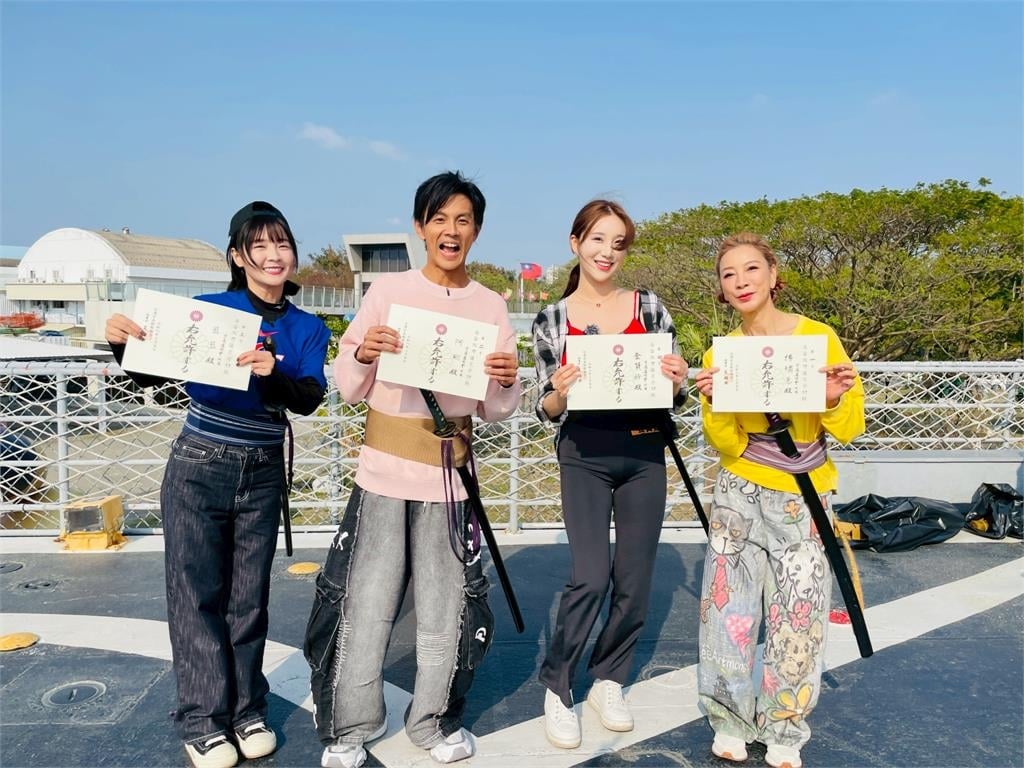 啦啦隊女神金賢姈到台南安平！體驗風帆尖叫連連